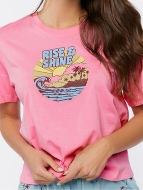 New Pink ‘Rise & Shine’ Beach Front Graphic Short Sleeve T Shirt - Women’s Small